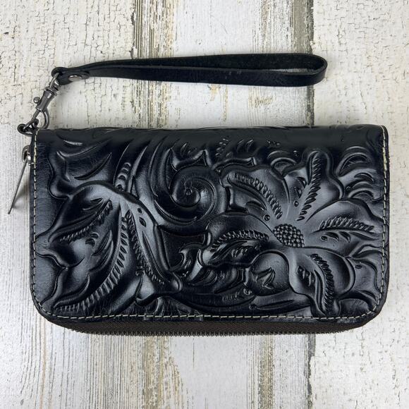 Women’s Tooled Italian Leather Black Clutch Wristlet Wallet - Picture 14 of 14
